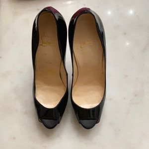 Christian Louboutin platform pump